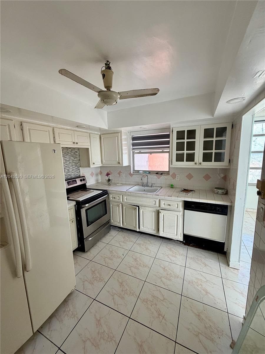 BUCKLEY TOWERS CONDO · #1215E in Miami - Photo 6