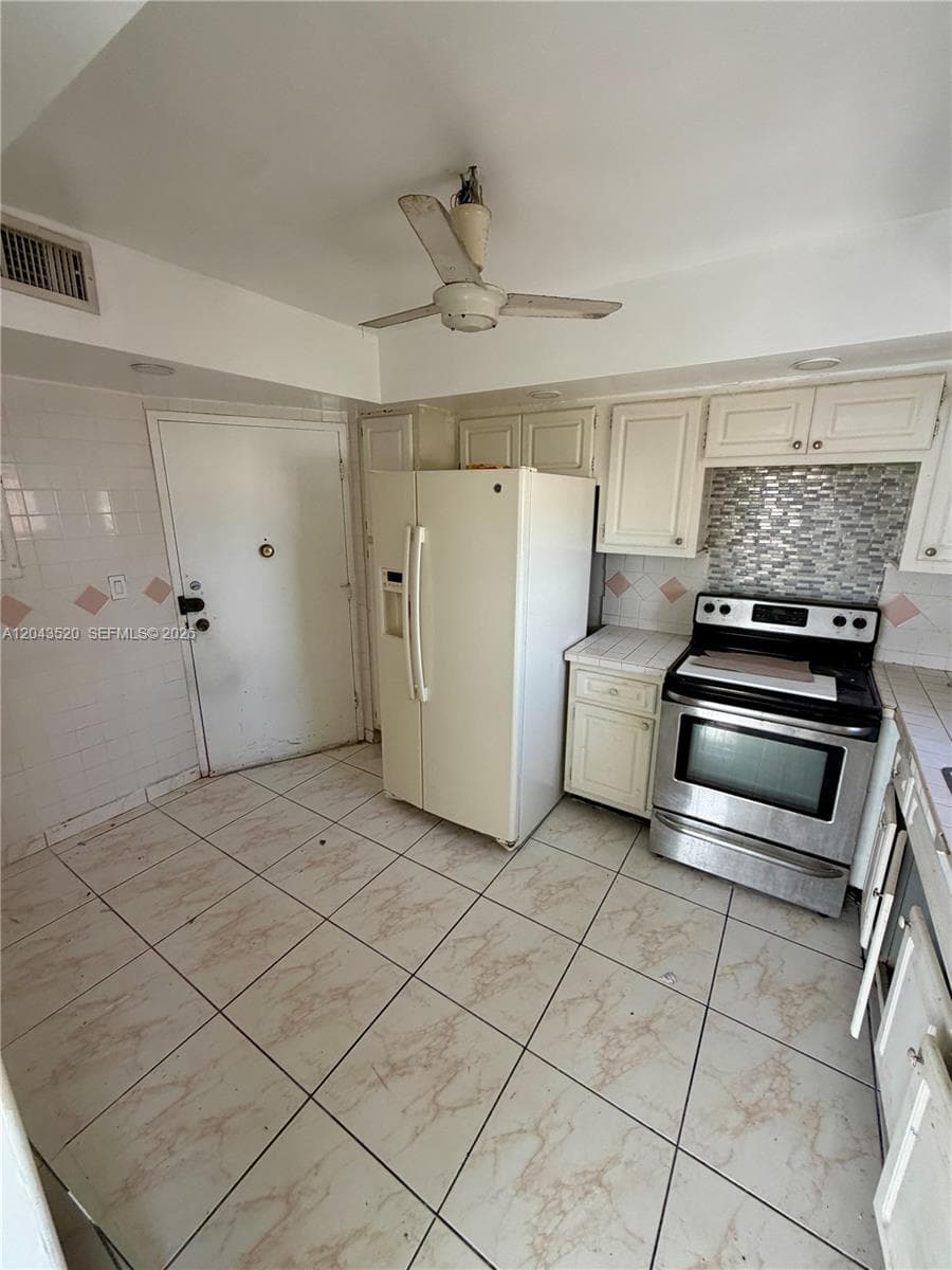 BUCKLEY TOWERS CONDO · #1215E in Miami - Photo 5