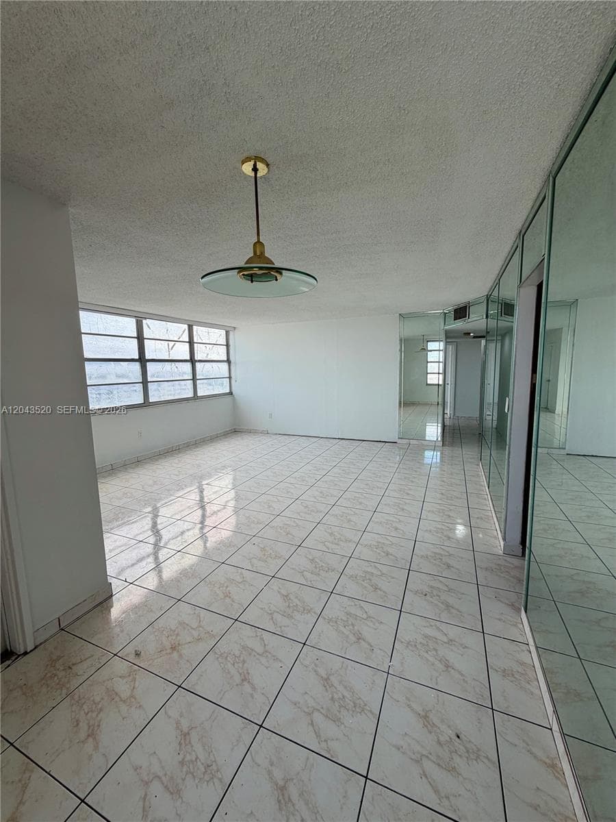 BUCKLEY TOWERS CONDO · #1215E in Miami - Photo 4