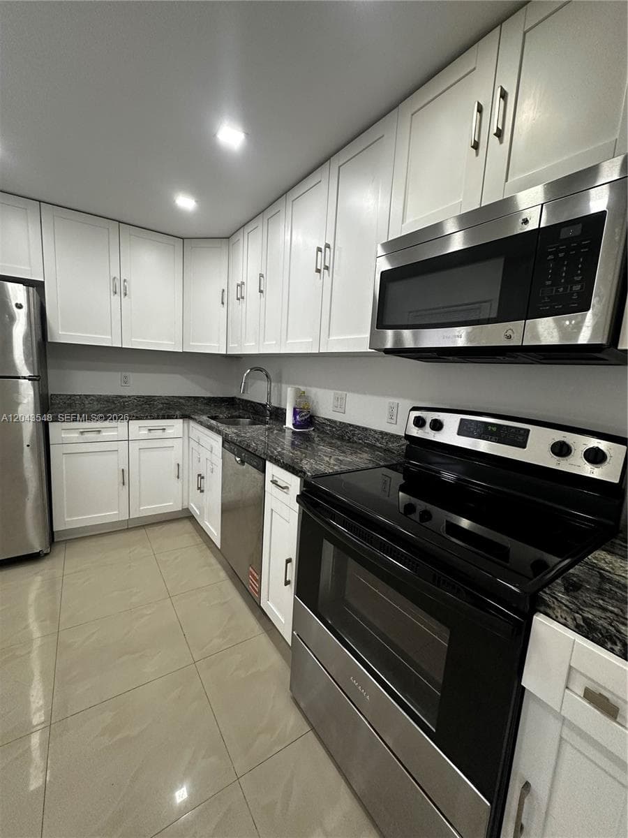 ENSENADA CONDO BLDG E-II · #315 in Aventura - Photo 2