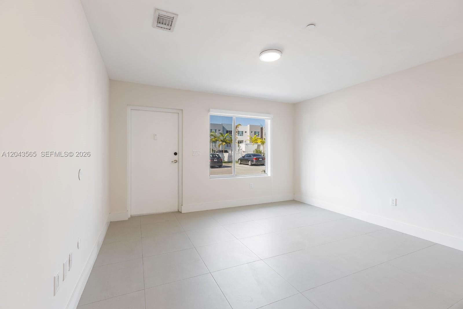 2505 NE 193rd St #4108 photo 2