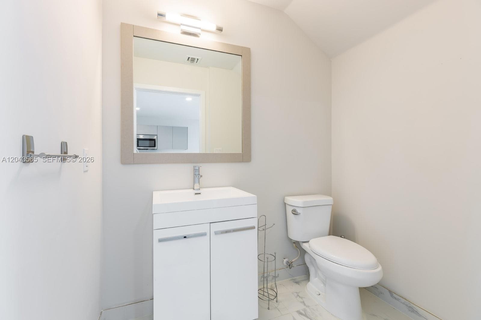 2505 NE 193rd St #4108 photo 12