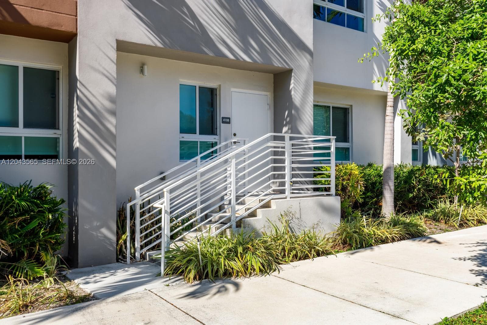 2505 NE 193rd St #4108 photo 1
