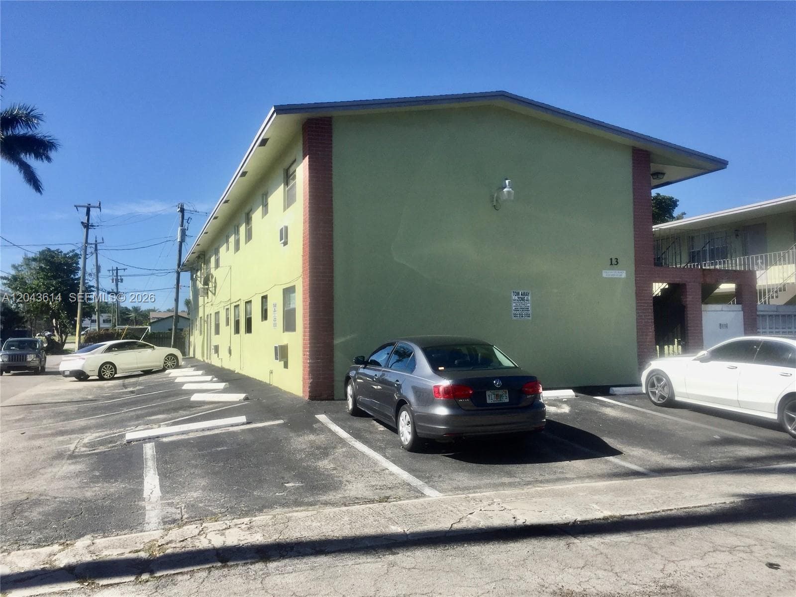 EDGEWATER BEACH CONDO · #104 in Dania Beach - Photo 16