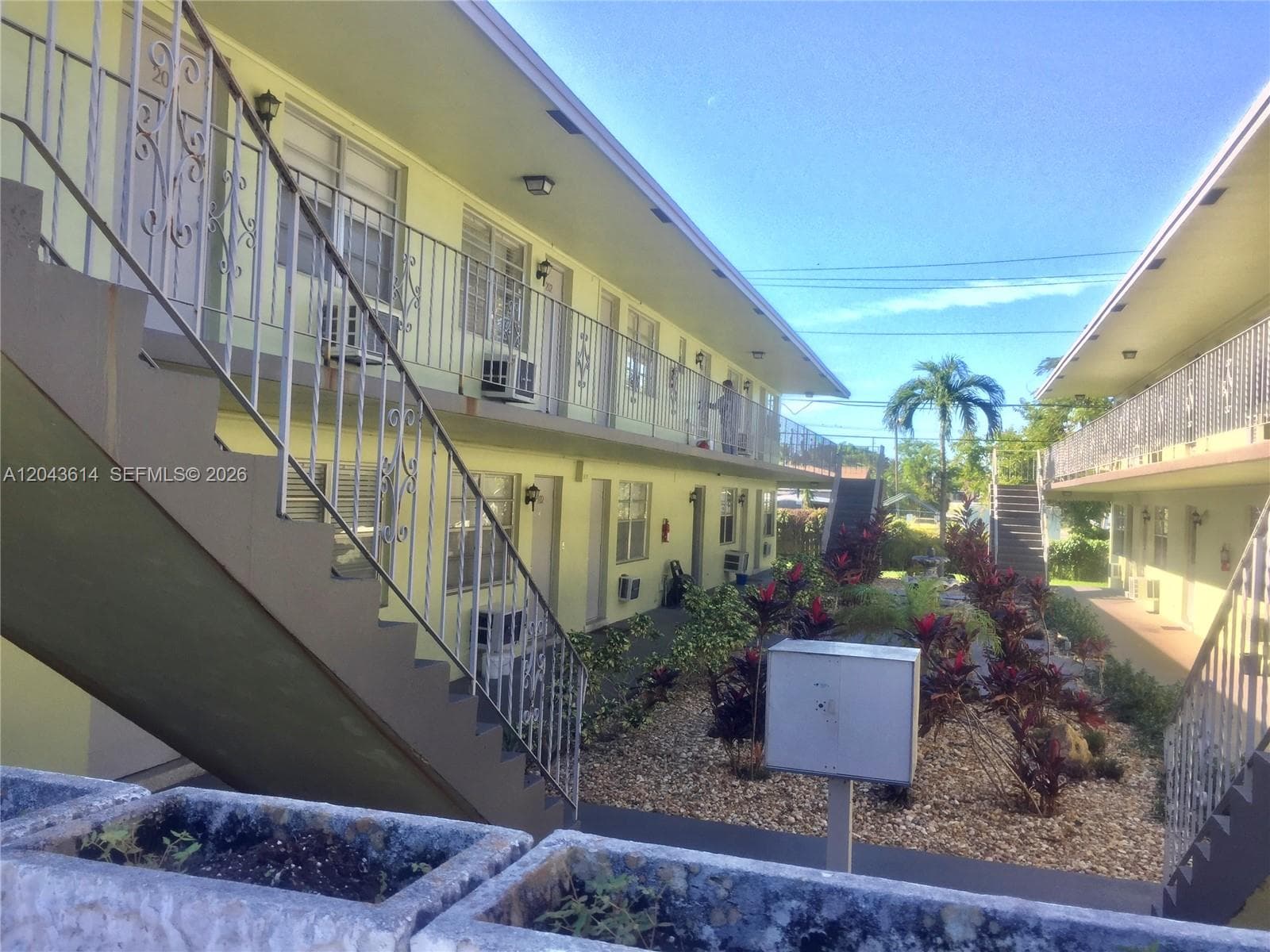 EDGEWATER BEACH CONDO · #104 in Dania Beach - Photo 15