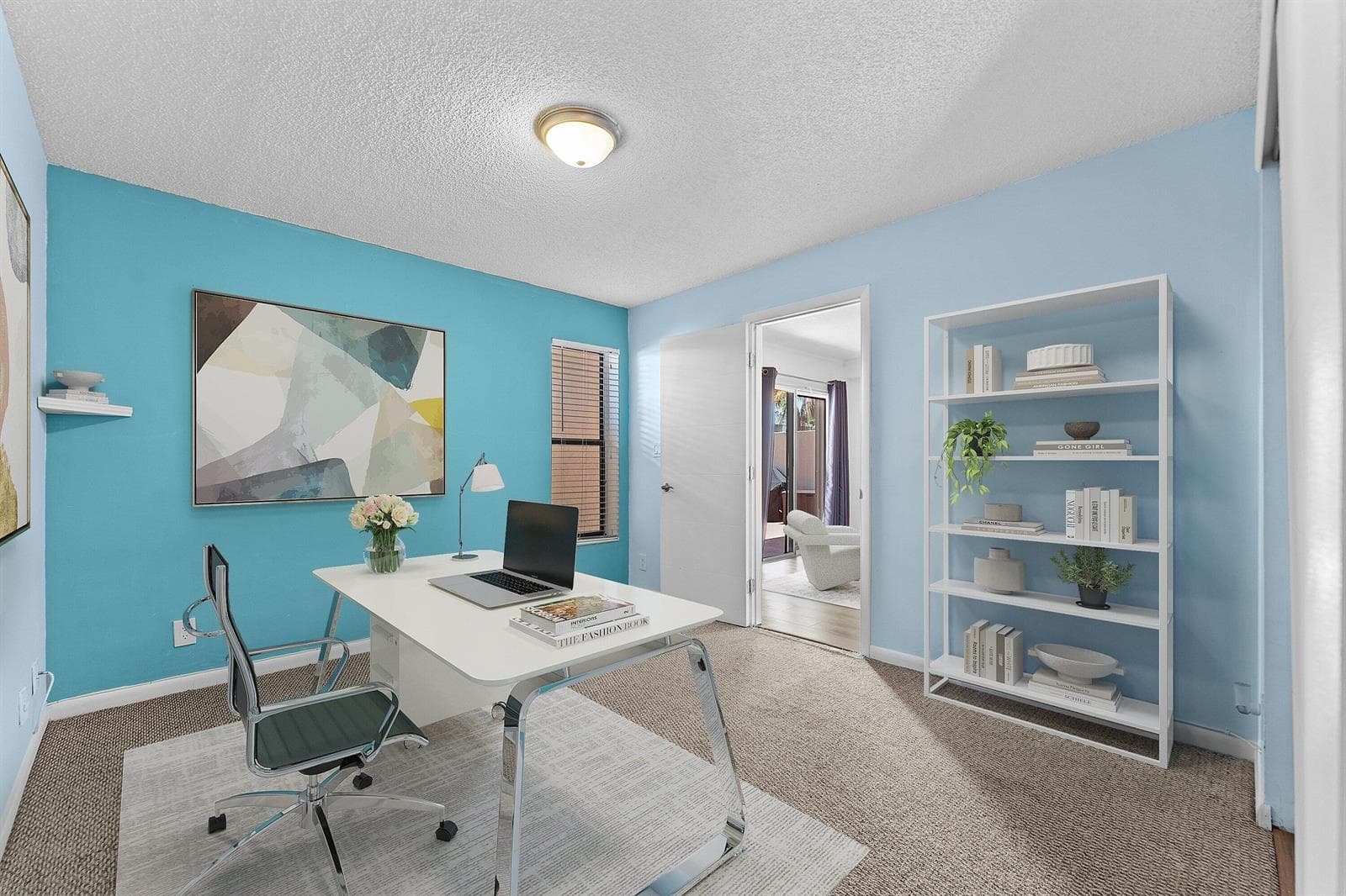 Virtual Guest Room as Office