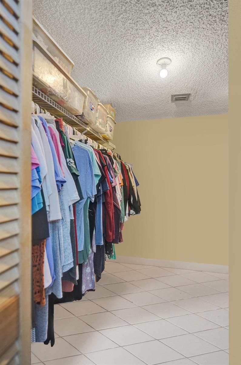 MAIN WALKIN CLOSET