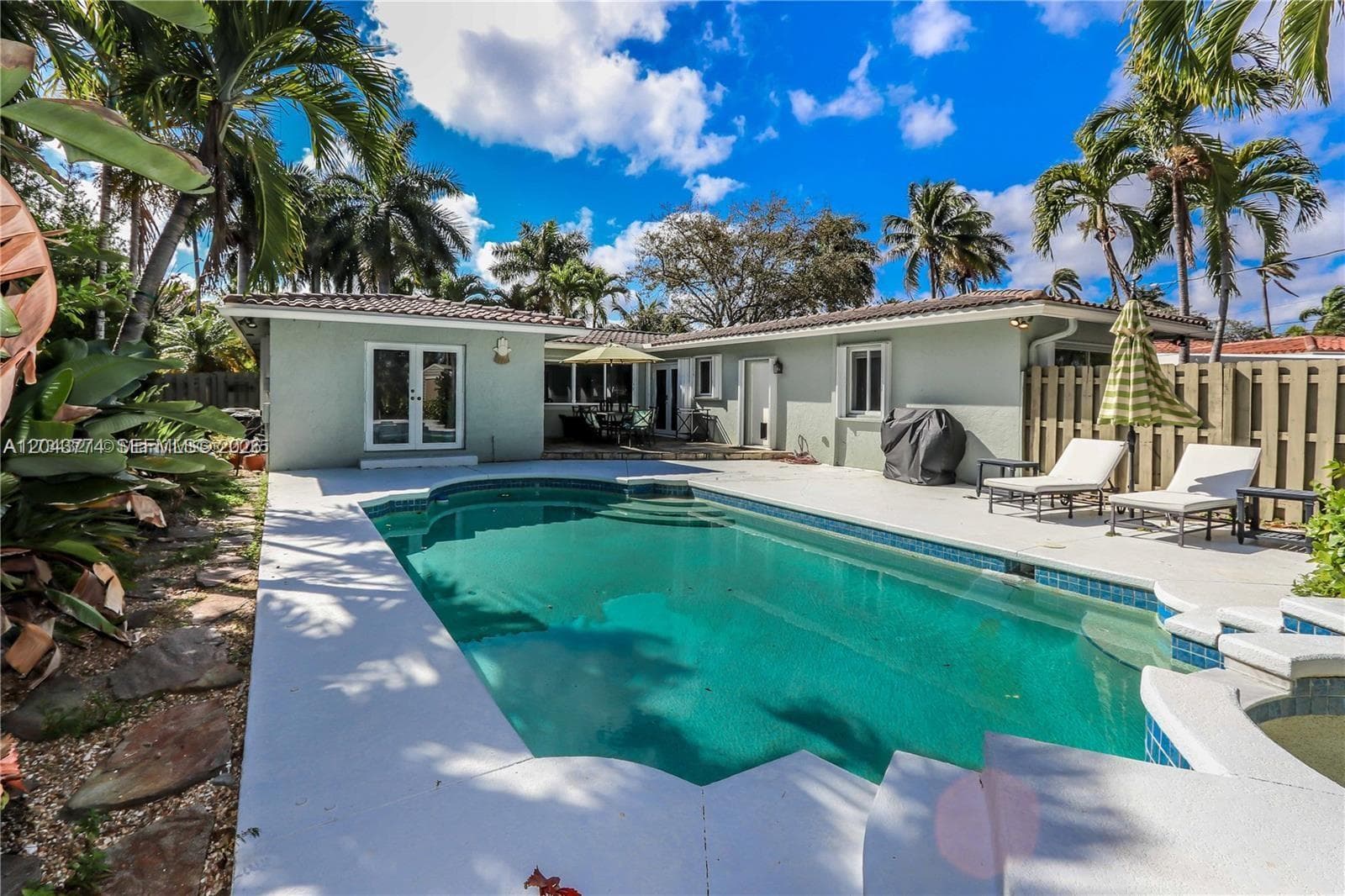 1147 Buchanan St photo 4