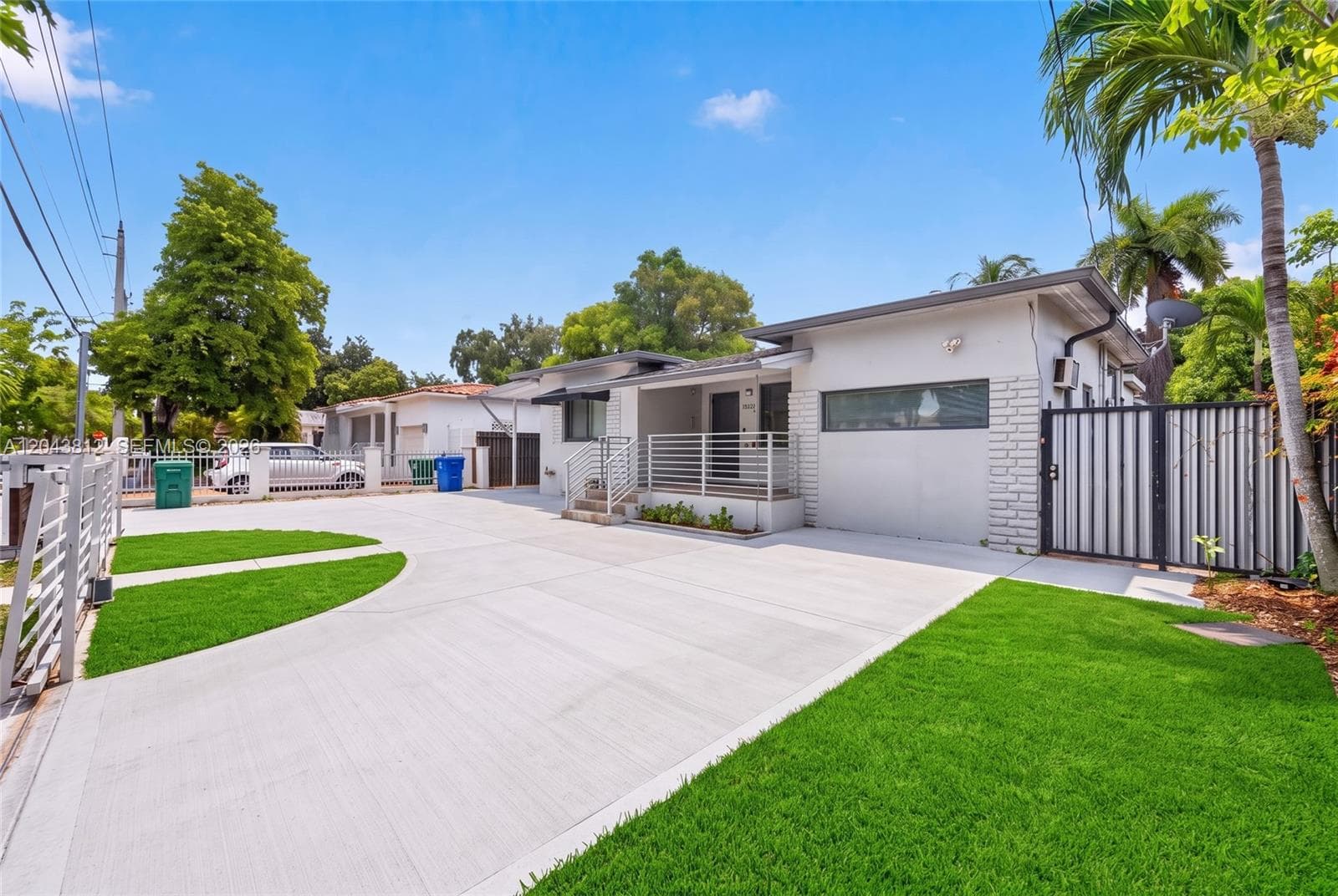 2360 SW 2nd St photo 3