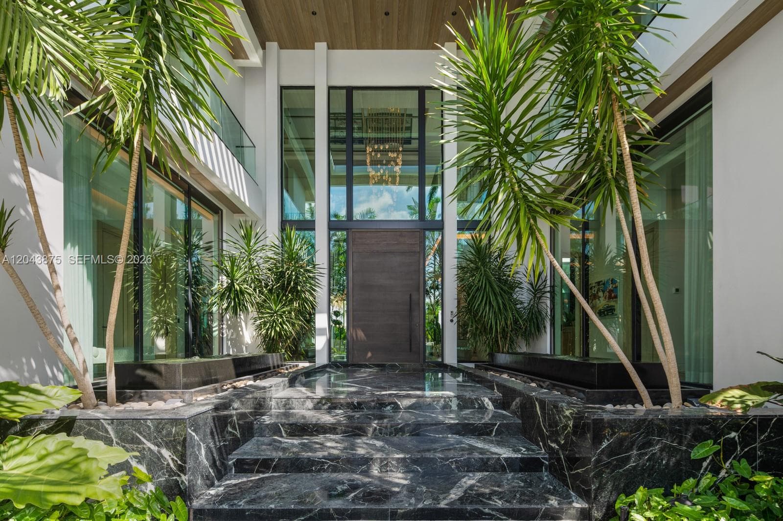 58 La Gorce Cir photo 3