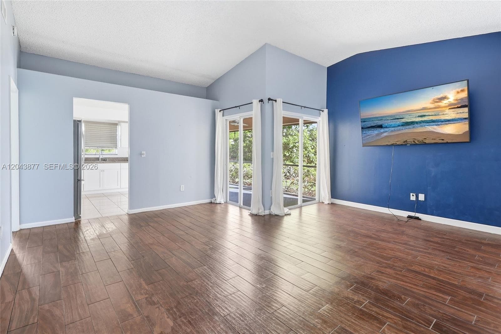 1855 SE 6th Ct photo 3