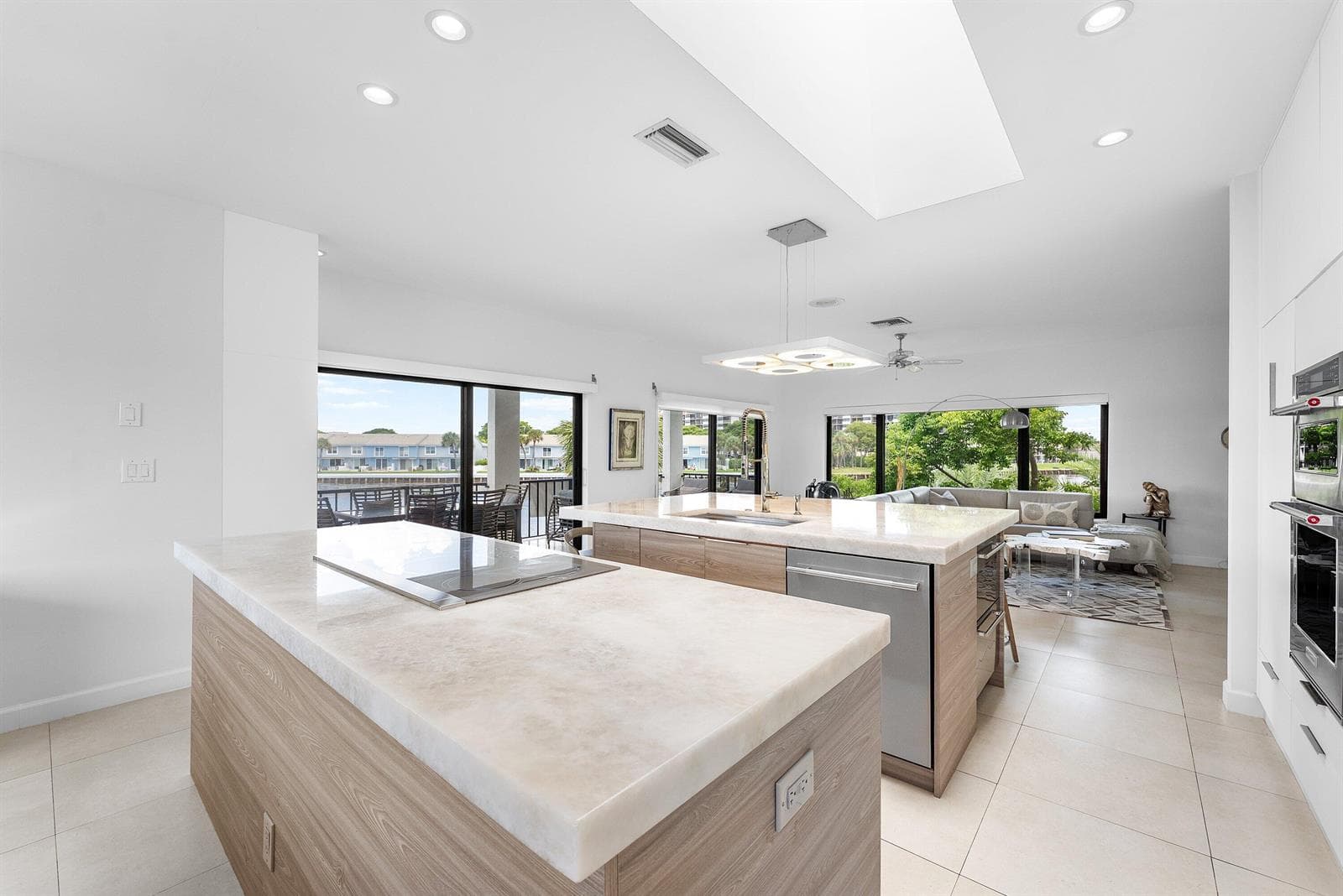 016-1102HighlandBeachDrive-2W-HighlandBe