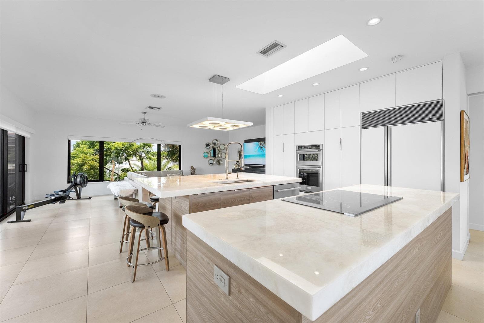 015-1102HighlandBeachDrive-2W-HighlandBe