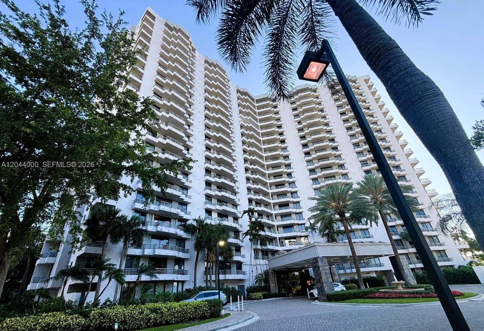 PARC CENTRAL AVENTURA SOU · #211 in Aventura - Photo 1