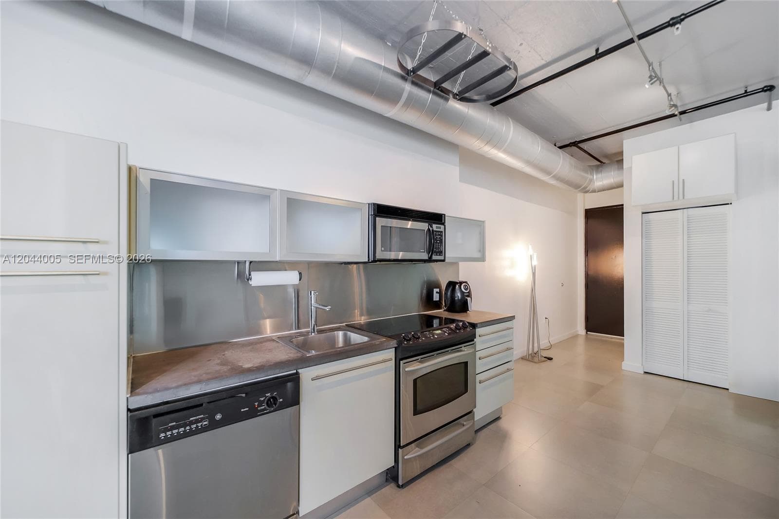 THE MONTCLAIR CONDO · #310 in Miami Beach - Photo 1