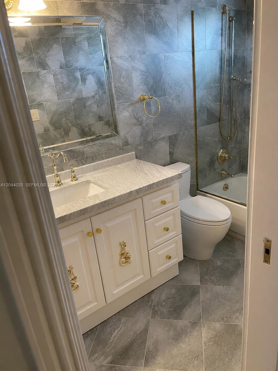 MEADOWBROOK TOWERS CONDO · #306 in Hallandale Beach - Photo 6