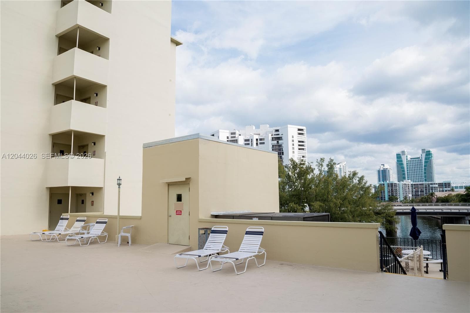 FAIRWAYS · #234 in Hallandale Beach - Photo 12