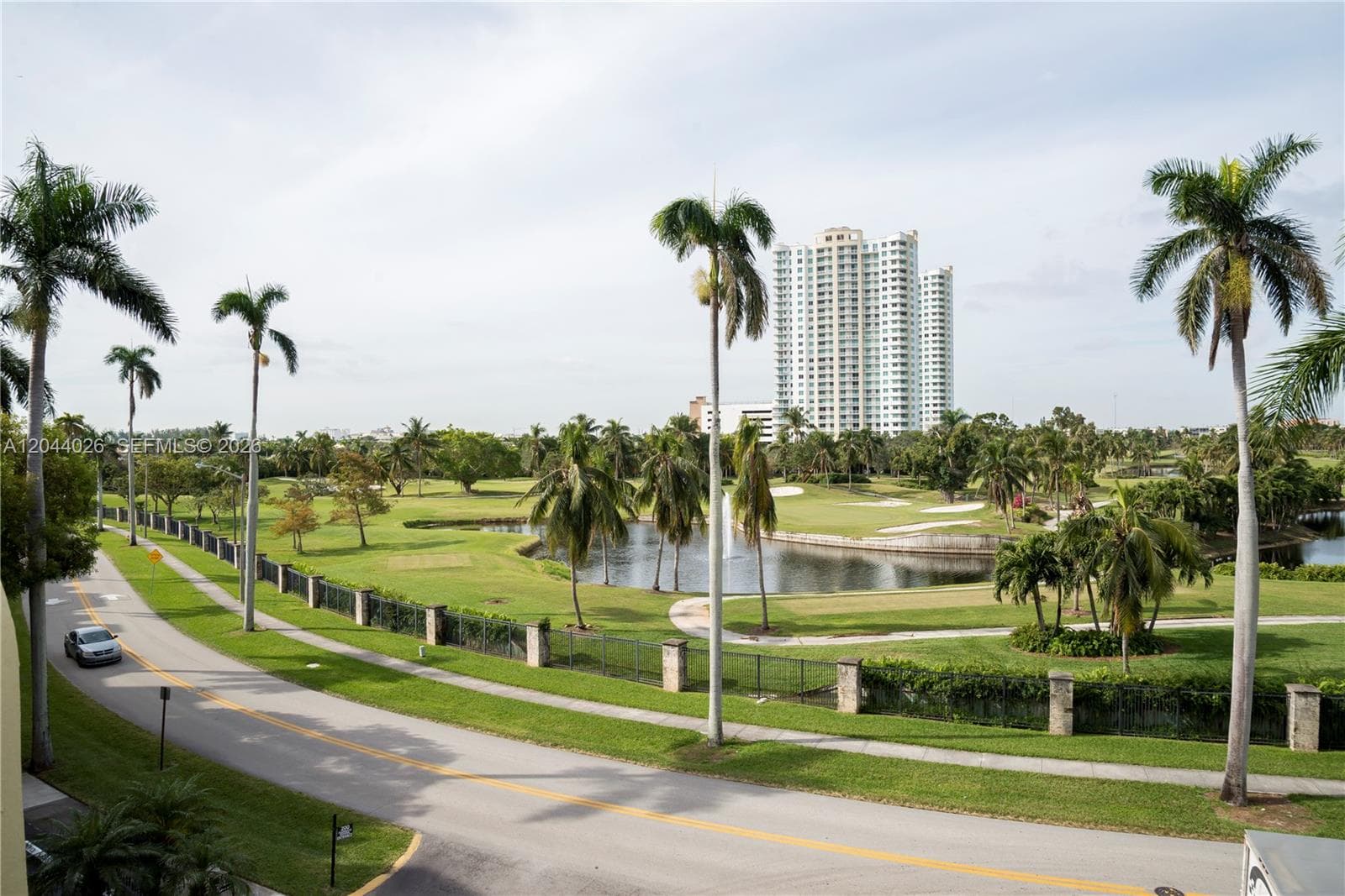 FAIRWAYS · #234 in Hallandale Beach - Photo 3