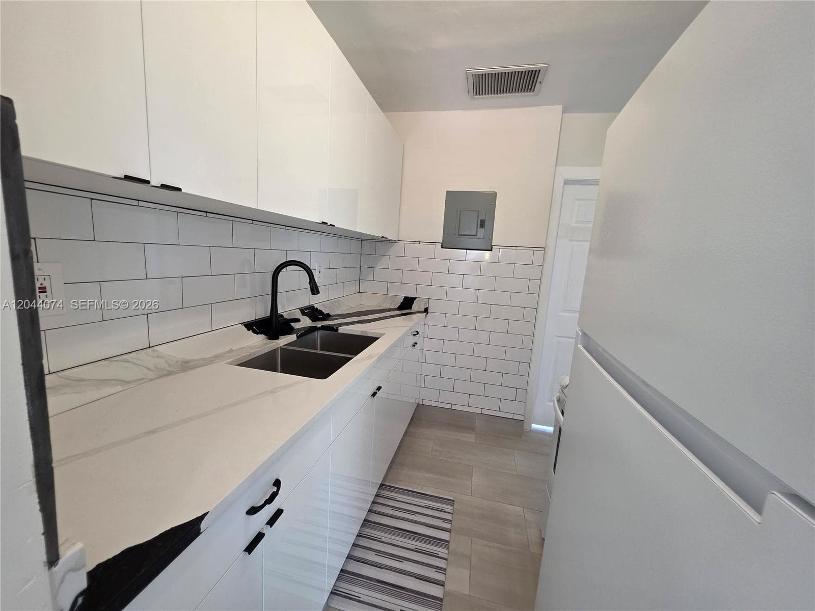 WINNERINN APARTMENTS CO-O · #3 in Hallandale Beach - Photo 8