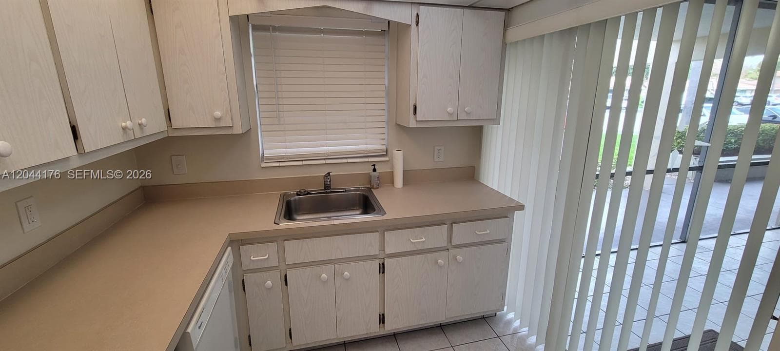 MARINE COLONY CONDO · #129 in Pompano Beach - Photo 7
