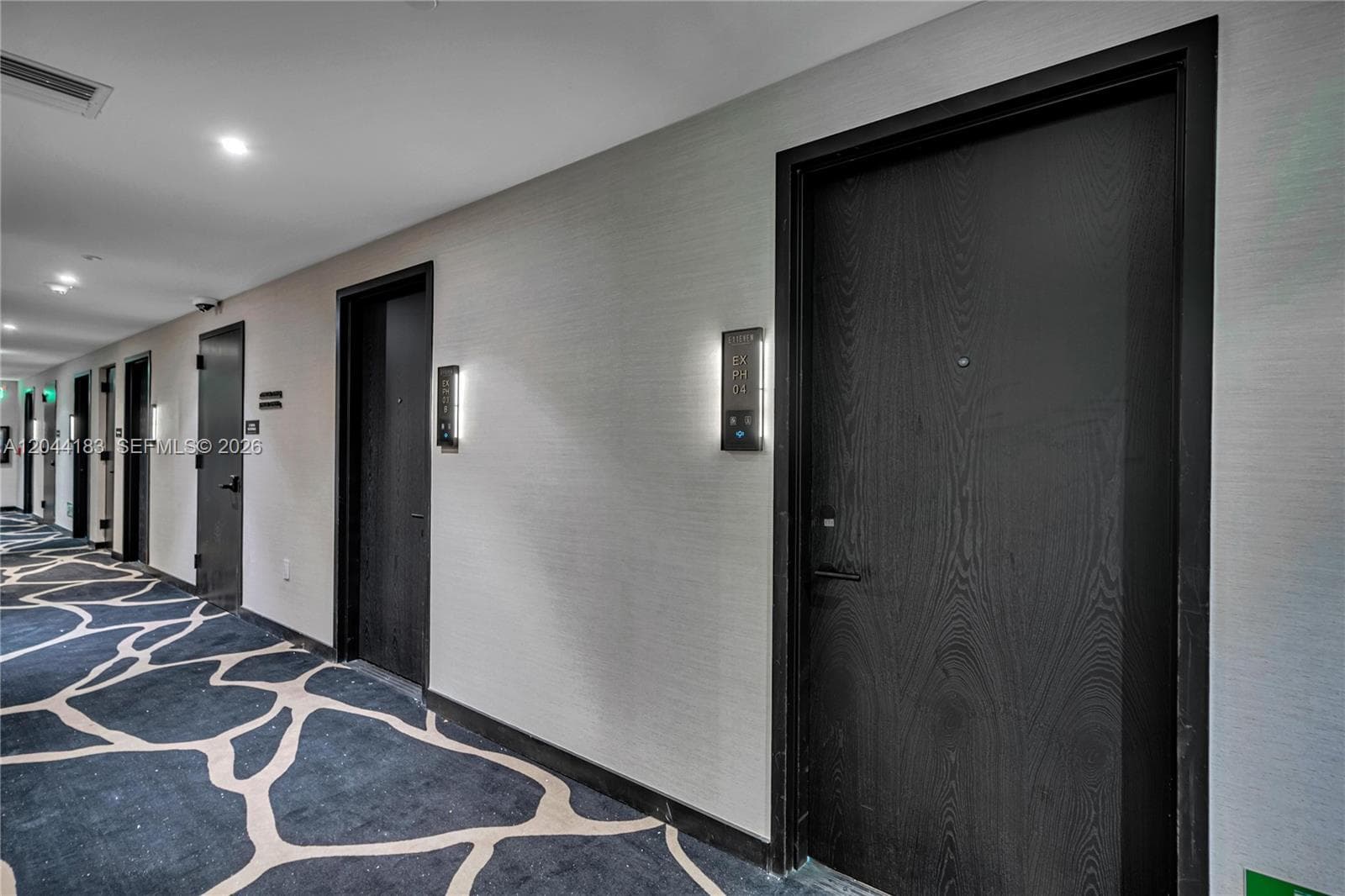 E11EVEN Hotel & Residences · #EXECHPH04 in Miami - Photo 16
