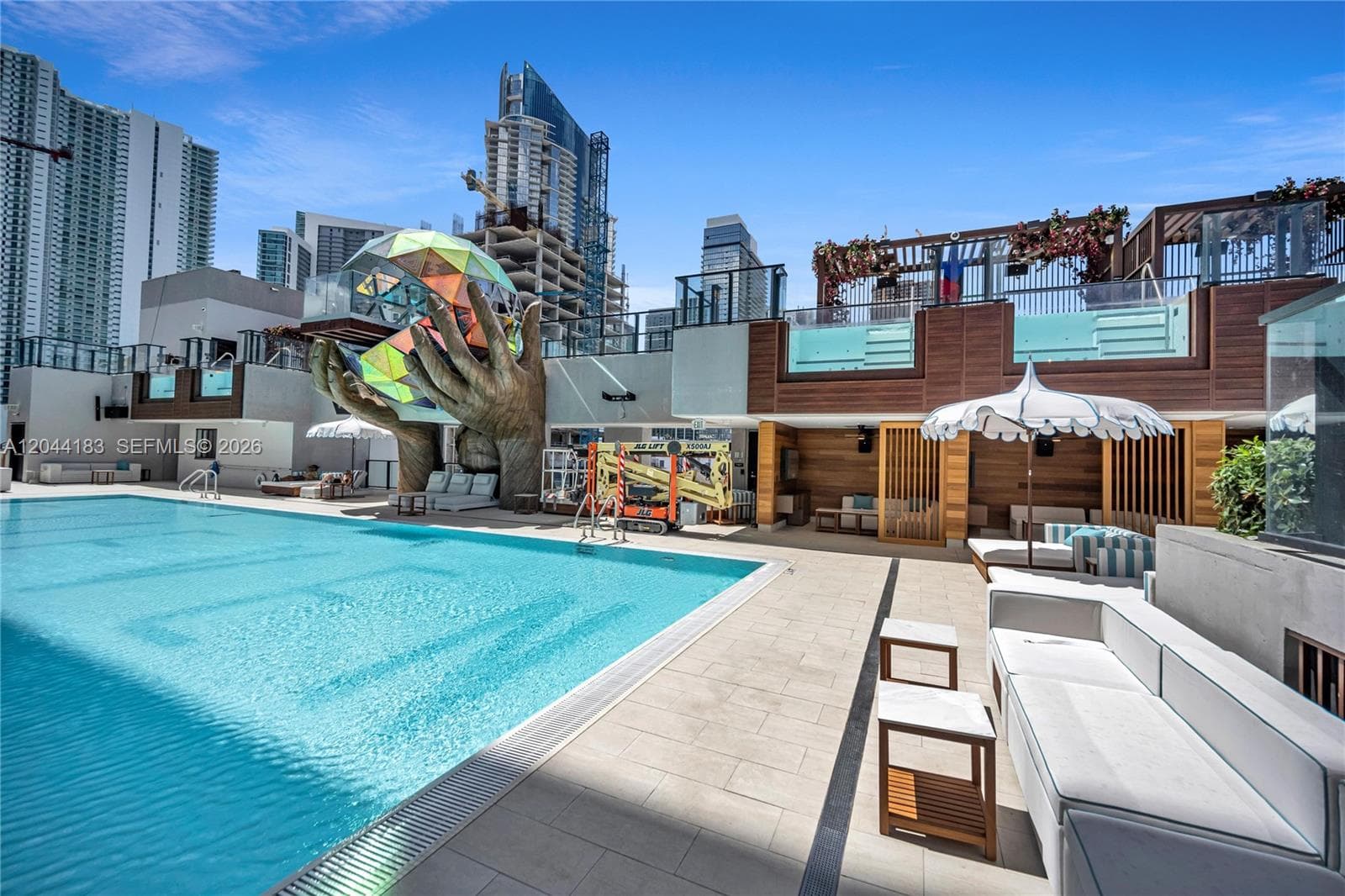 E11EVEN Hotel & Residences · #EXECHPH04 in Miami - Photo 3