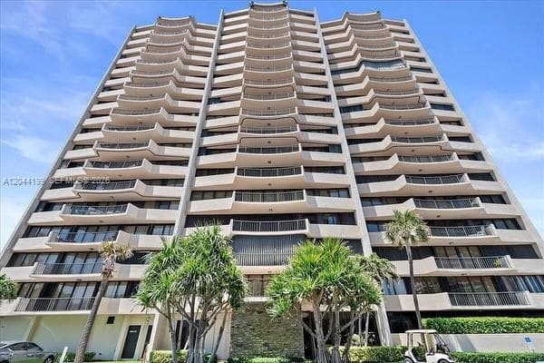 COTE D AZUR CONDO · #1-1103 in Riviera Beach - Photo 2
