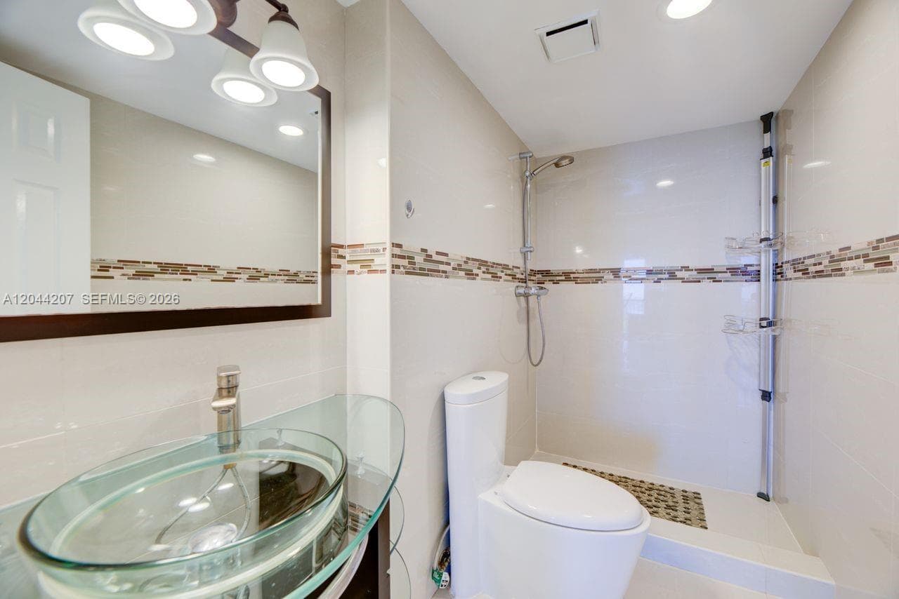 DORSET HOUSE CONDO · #C1011 in North Miami - Photo 15