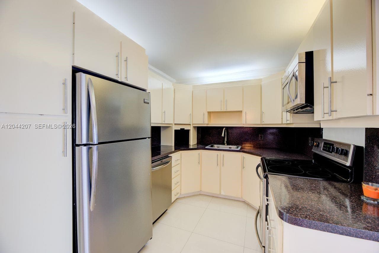 DORSET HOUSE CONDO · #C1011 in North Miami - Photo 8