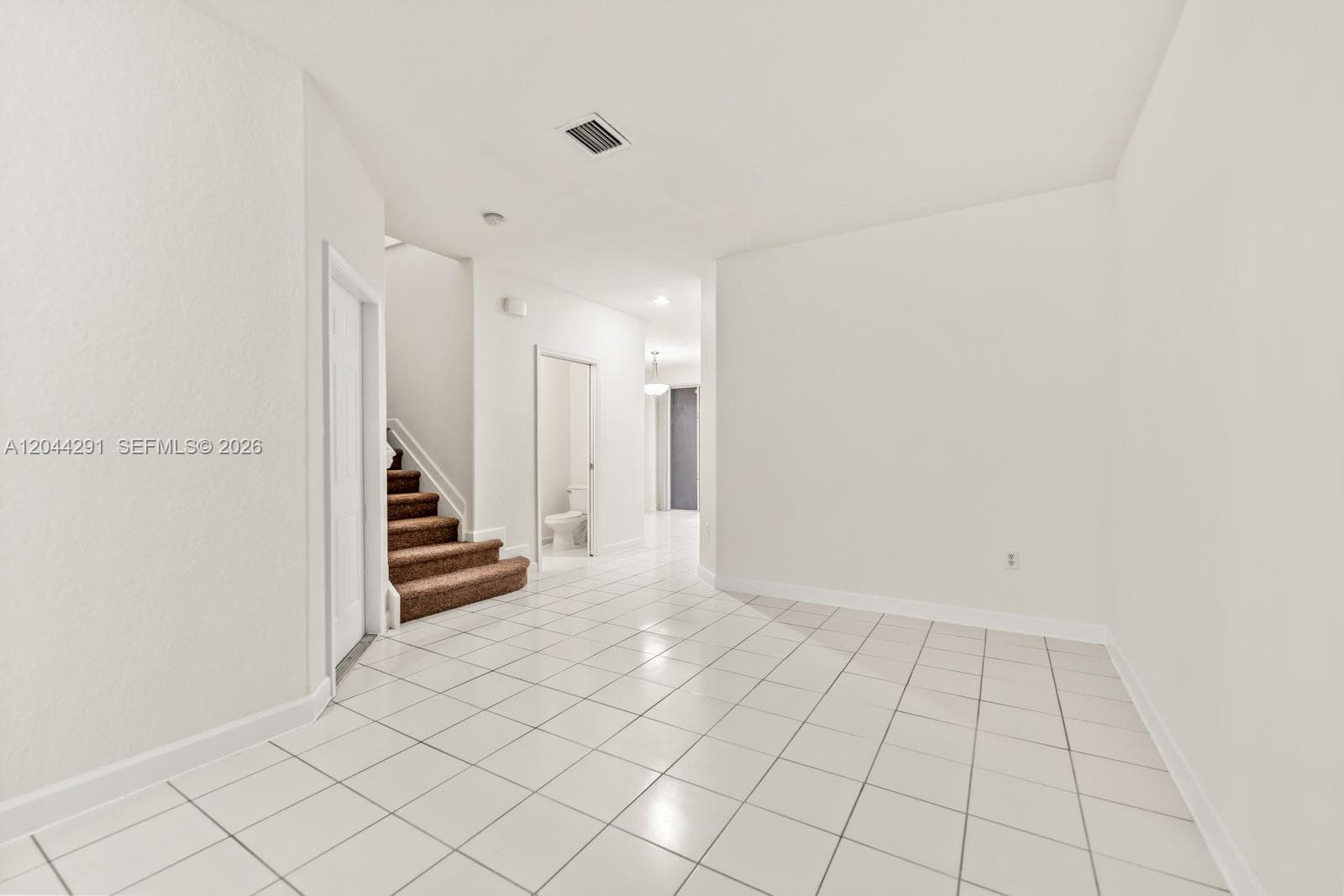 1466 SE 26th Ave photo 3