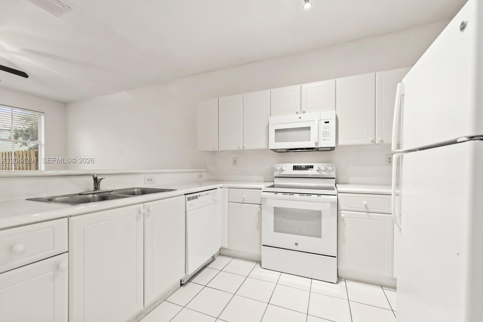 1466 SE 26th Ave photo 10