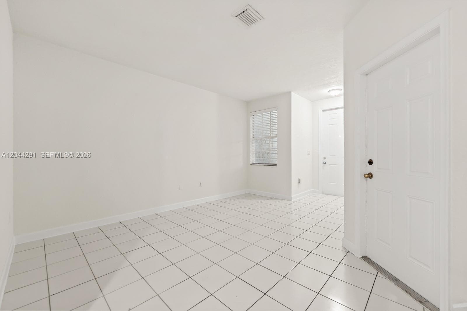 1466 SE 26th Ave photo 4