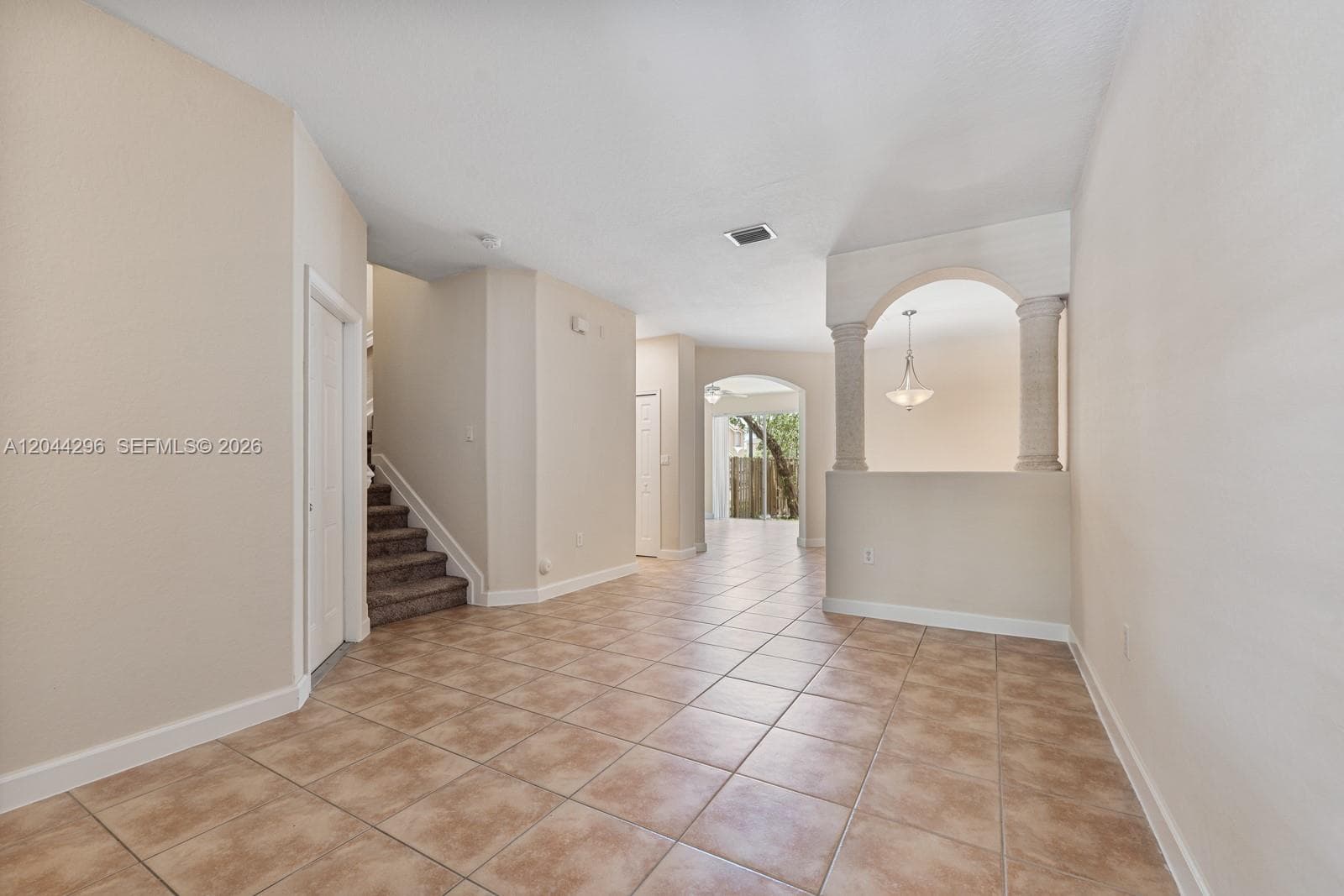 1452 SE 25th Ave photo 2