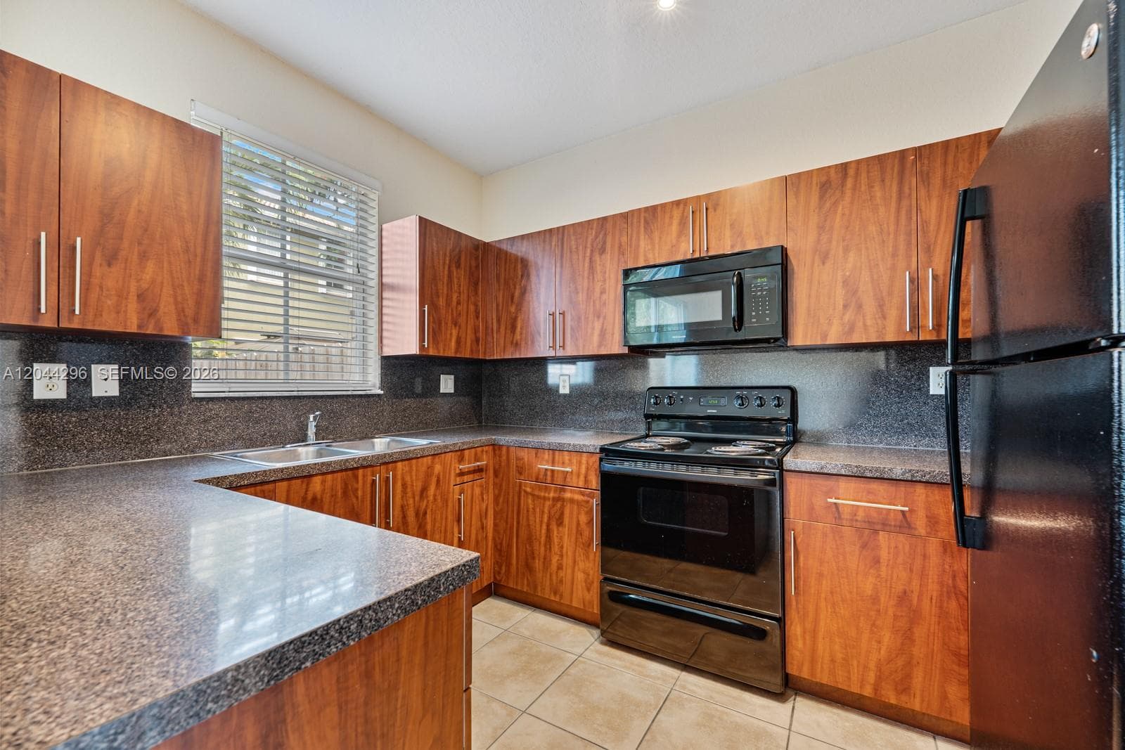 1452 SE 25th Ave photo 14