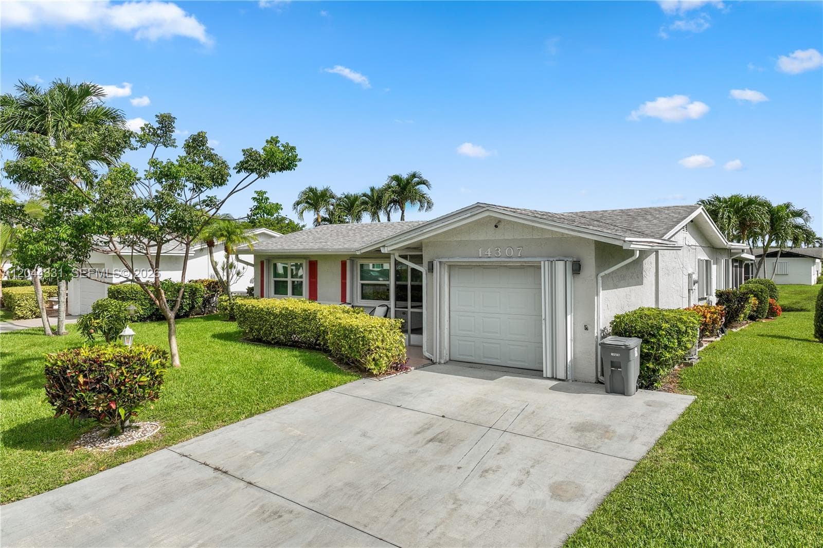 14307 Amapola Dr photo 2