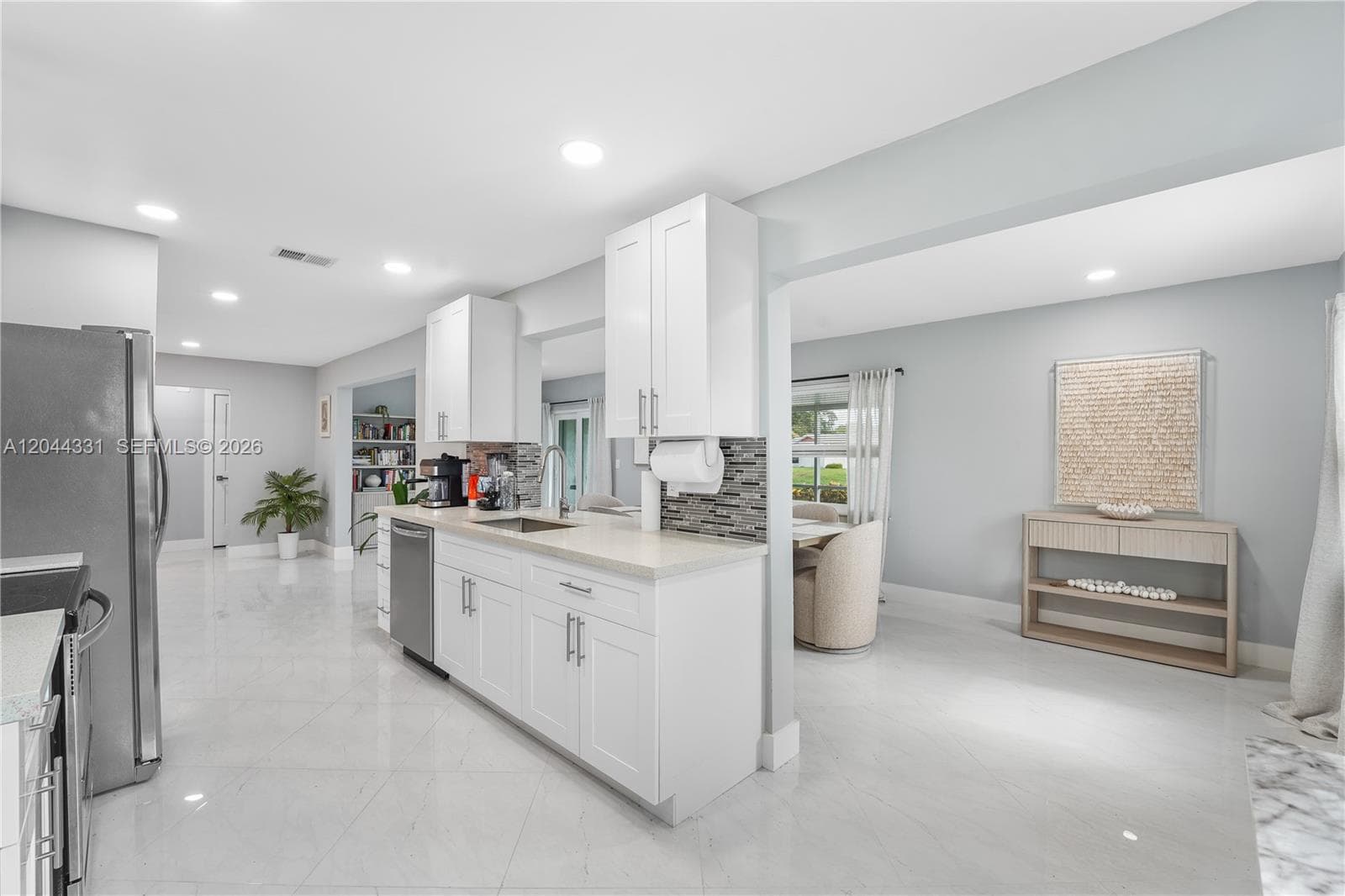 14307 Amapola Dr photo 10