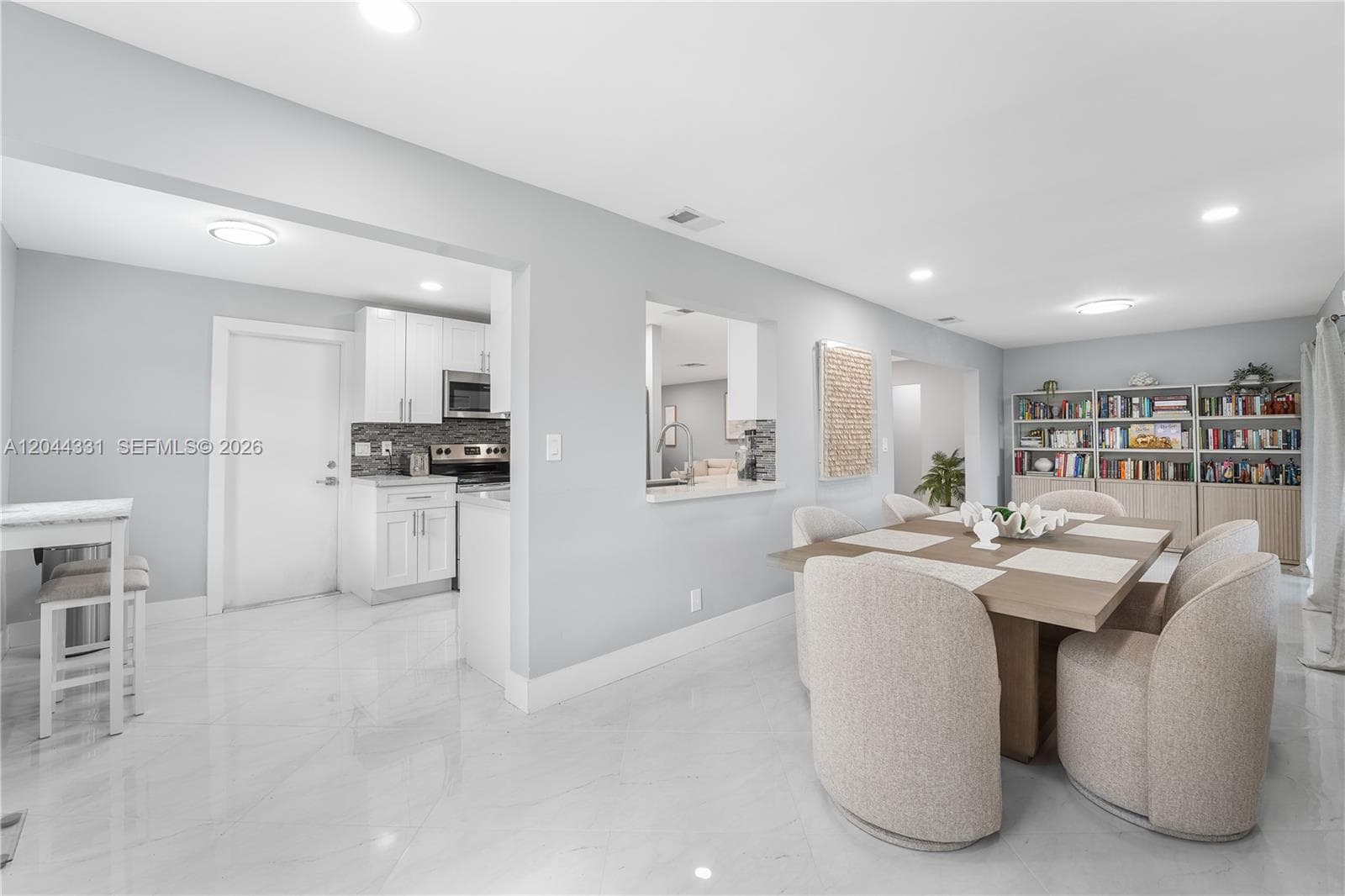 14307 Amapola Dr photo 11
