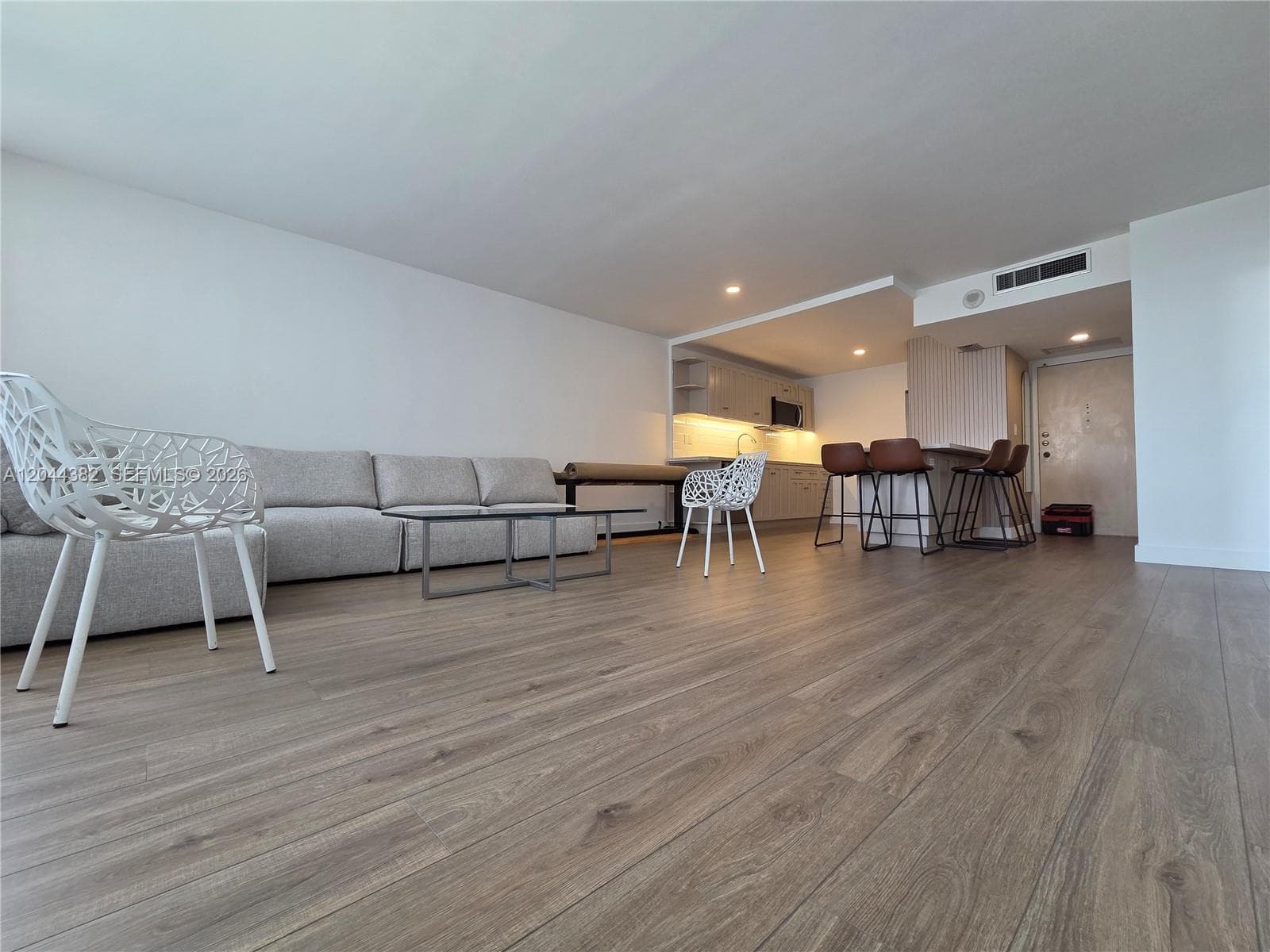 BAYVIEW TOWERS CONDO SOUT · #A410 in North Miami - Photo 6