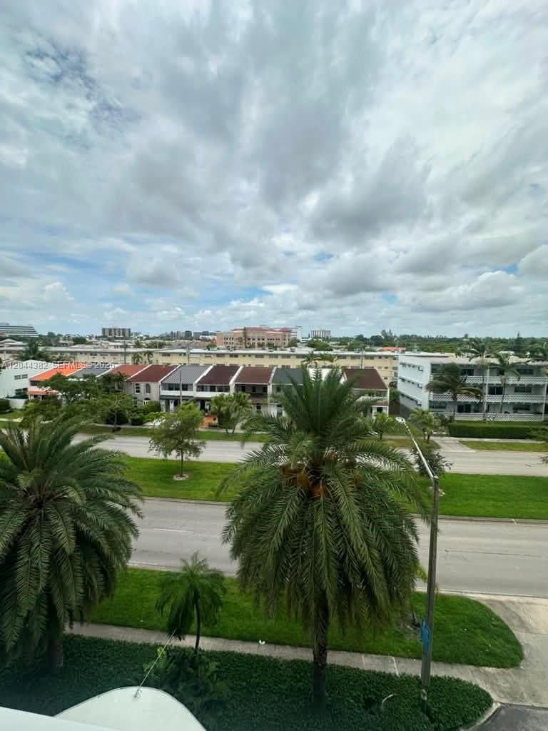 BAYVIEW TOWERS CONDO SOUT · #A410 in North Miami - Photo 14