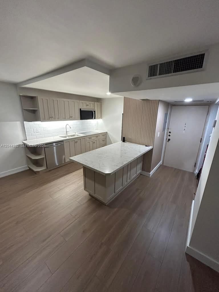 BAYVIEW TOWERS CONDO SOUT · #A410 in North Miami - Photo 4