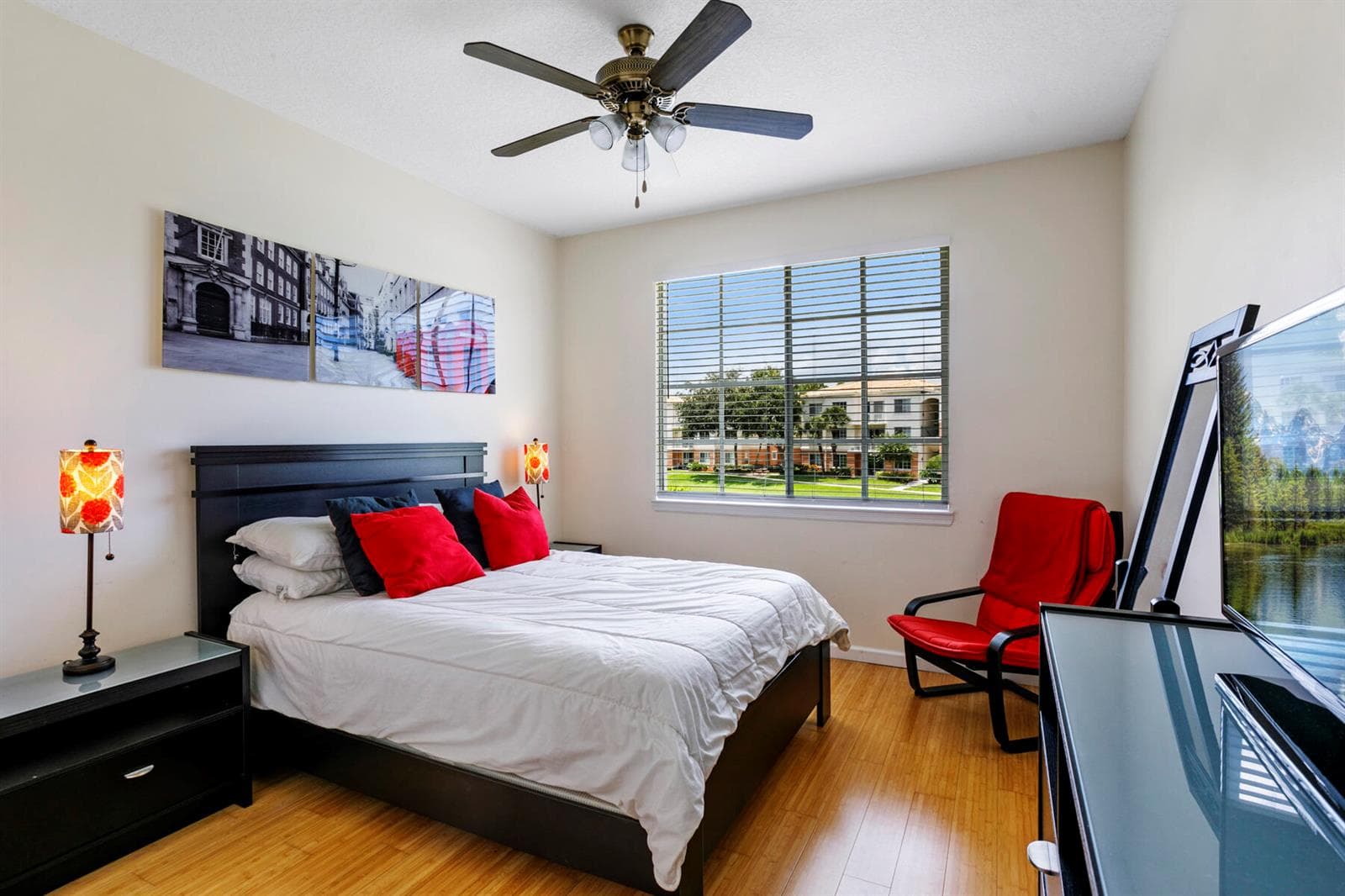 Guest Bedroom pic 1
