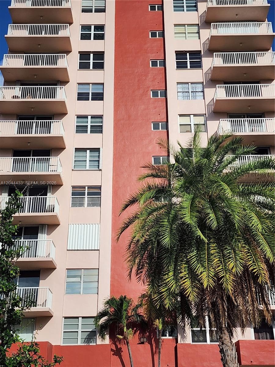 CLIFTON CONDO · #404 in Hallandale Beach - Photo 3