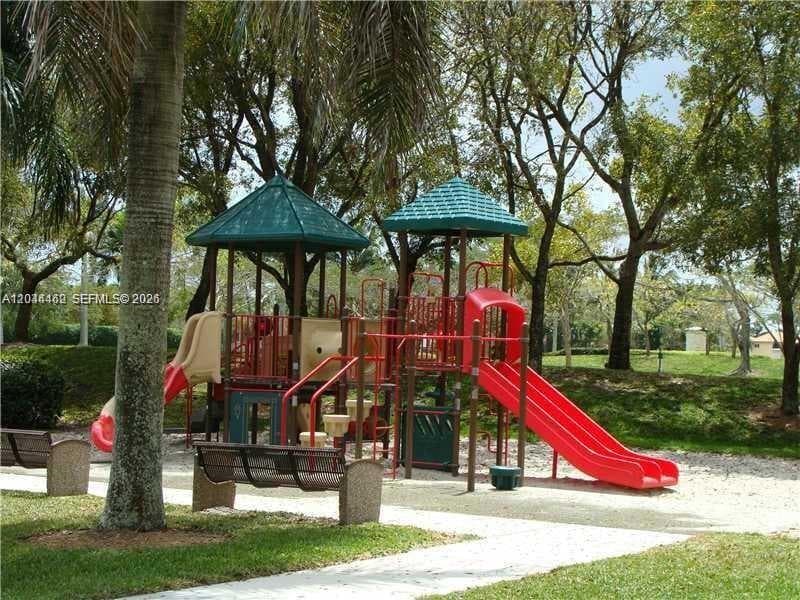 DORAL ISLES · #204 in Doral - Photo 32