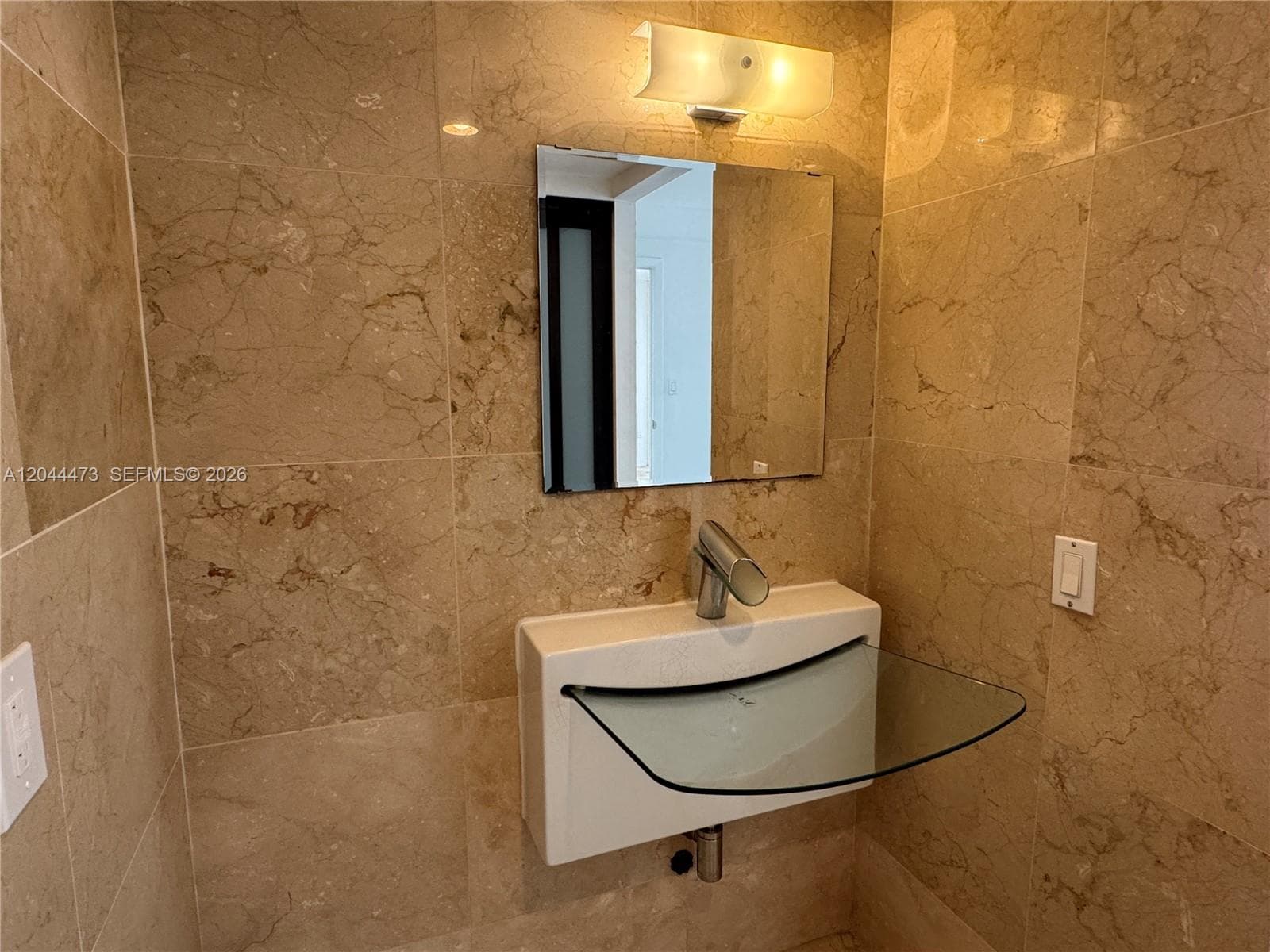 GOLDEN WEST CONDO · #202 in Miami Beach - Photo 4