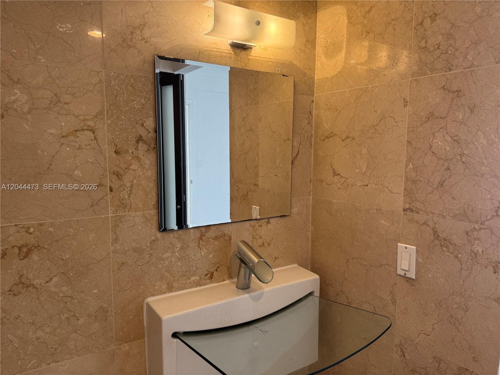GOLDEN WEST CONDO · #202 in Miami Beach - Photo 8