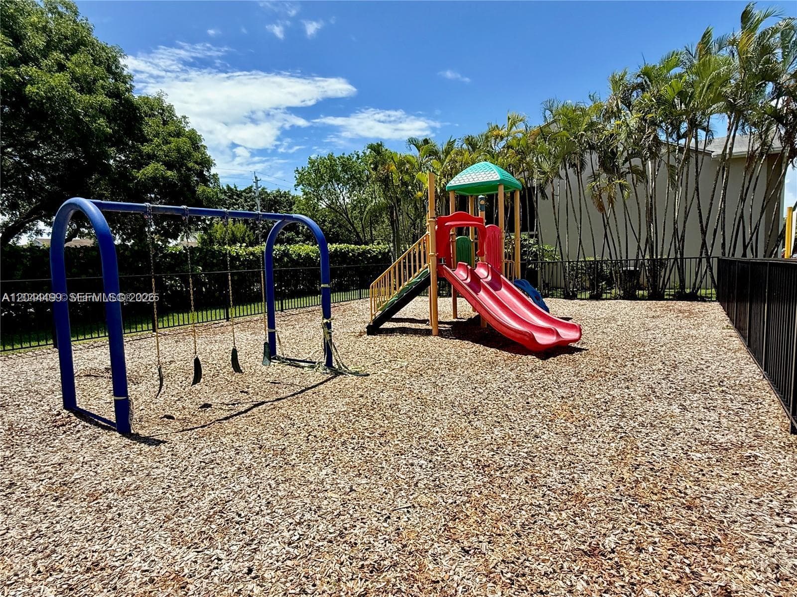 LAKESHORE · #1044I in Homestead - Photo 19