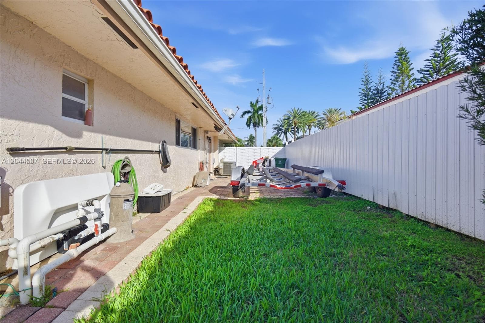 713 Diplomat Pkwy photo 37