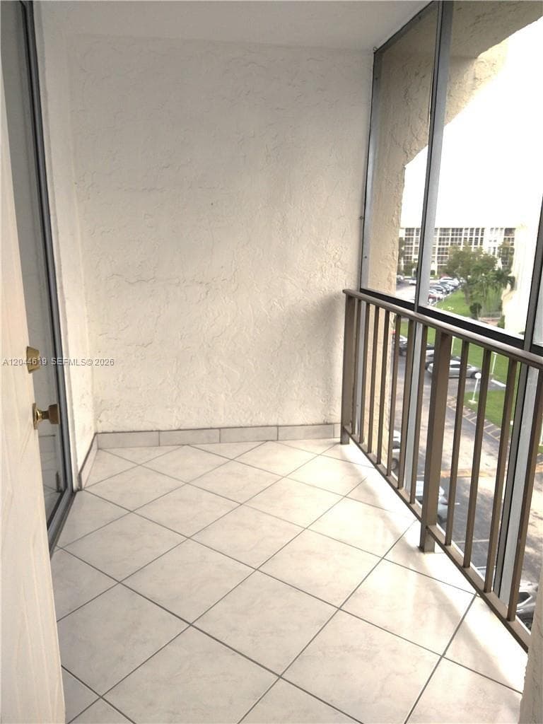 DESOTO PARK CONDO · #517 in Hallandale Beach - Photo 23