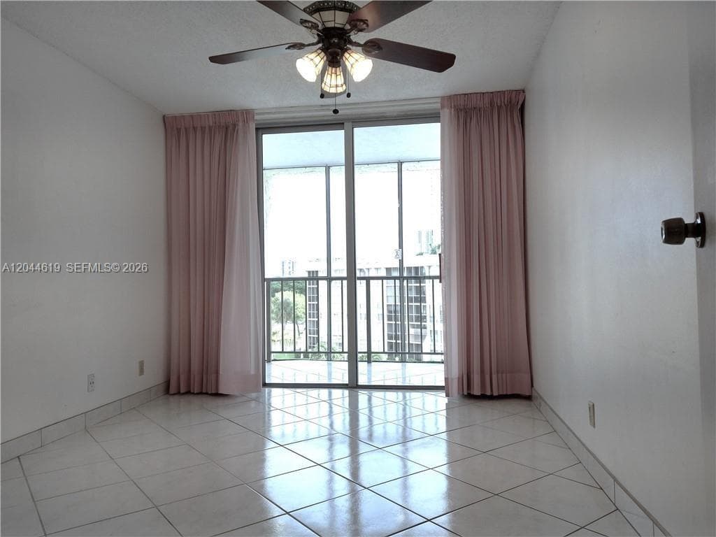 DESOTO PARK CONDO · #517 in Hallandale Beach - Photo 22