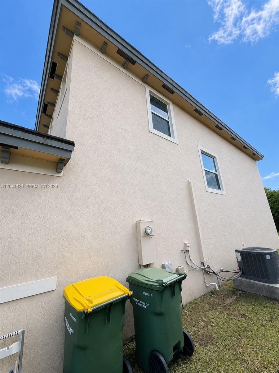 278 SE 31ST TER photo 36